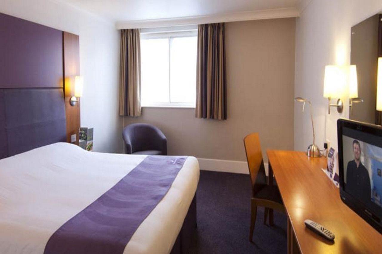 Premier Inn Kettering Ngoại thất bức ảnh