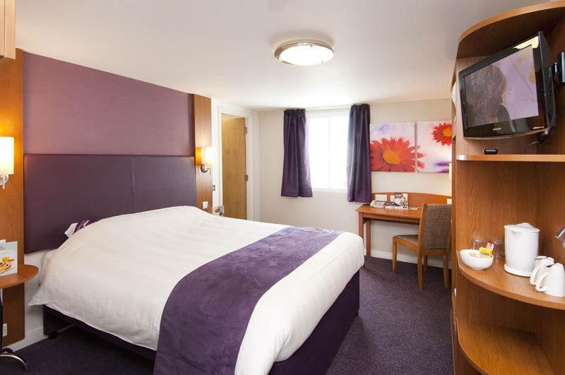Premier Inn Kettering Ngoại thất bức ảnh